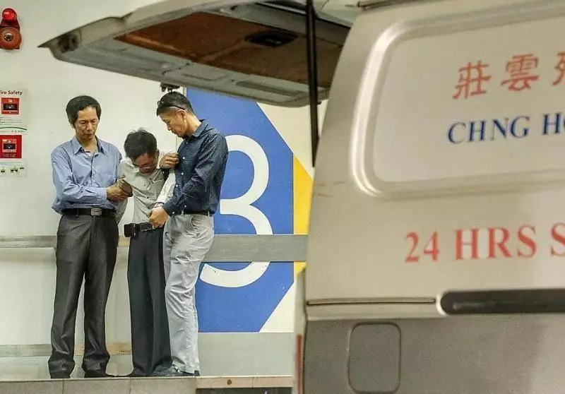 【新加坡】男友發狂X老闆 女友午餐回來愣了!父親:兒子心太軟 ,竟然惹禍上身!