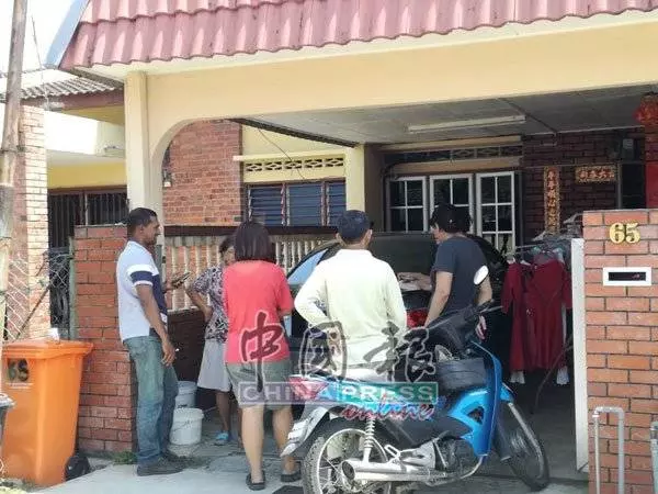 匪徒破窗行劫 打死華裔老婦