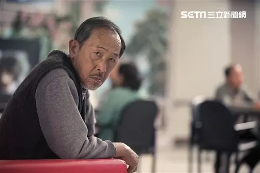 71歲小戽斗坦言「已簽放棄急救」求孩子3天內拔管!他紅了眼眶說:「救了也是白救!」