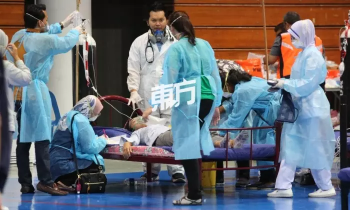 【巴西古當毒氣】「驅毒」刻不容緩!楊美盈全副武裝!到現場巡視清理工作!