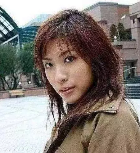 看了「林志穎老婆」的素顏照後,網友終於明白!難怪他都不曬老婆只曬兒!