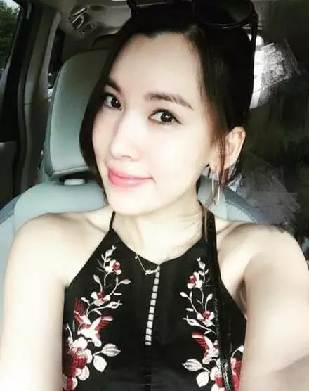 看了「林志穎老婆」的素顏照後,網友終於明白!難怪他都不曬老婆只曬兒!
