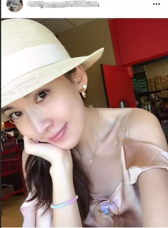 看了「林志穎老婆」的素顏照後,網友終於明白!難怪他都不曬老婆只曬兒!