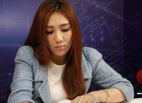 何超盈未婚先孕,揭露豪門家族即將風起雲湧的內幕,不得不稱讚四太,這步棋走得太妙了