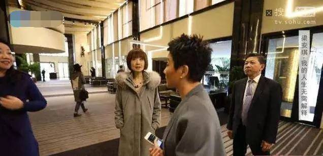 何超盈未婚先孕,揭露豪門家族即將風起雲湧的內幕,不得不稱讚四太,這步棋走得太妙了