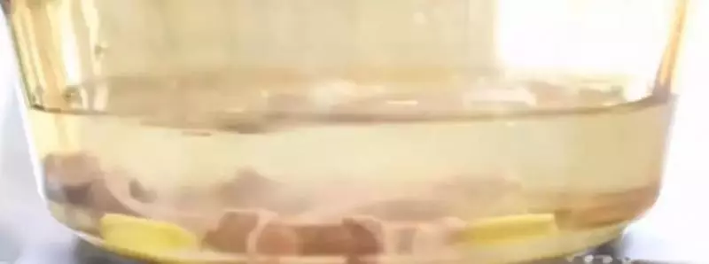 容易咀嚼和吞咽消化的豬肝菠菜粥!媽媽必收藏哦!