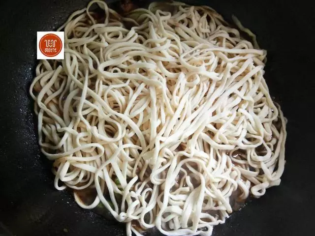 家常豆角燜面,這樣做軟糯咸香,不粘不黏,最好吃,最營養!