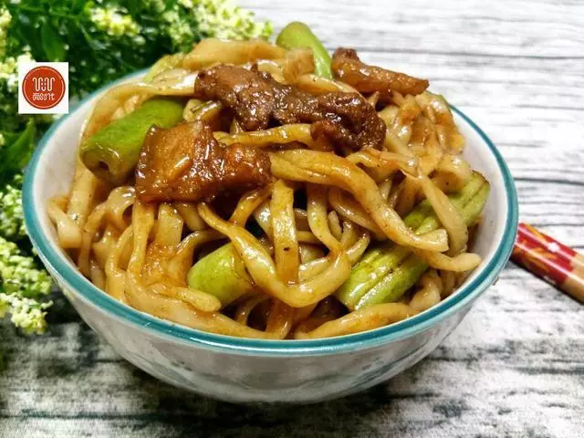 家常豆角燜面,這樣做軟糯咸香,不粘不黏,最好吃,最營養!