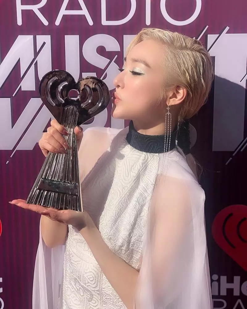 [少女時代][新聞]190315 Tiffany「iheartradio music awards…」最佳solo部門受