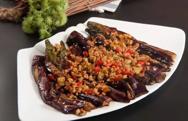 肉末炒茄子太油膩 那一定要學會這招 茄子少吸油 下飯吃最好