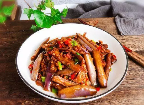 肉末炒茄子太油膩 那一定要學會這招 茄子少吸油 下飯吃最好