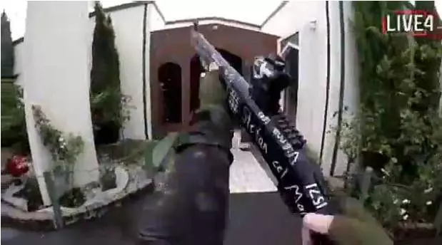 【恐怖大屠殺來襲!】男子開直播掃射清真寺,讓網友親眼目睹『大屠殺全過程』!