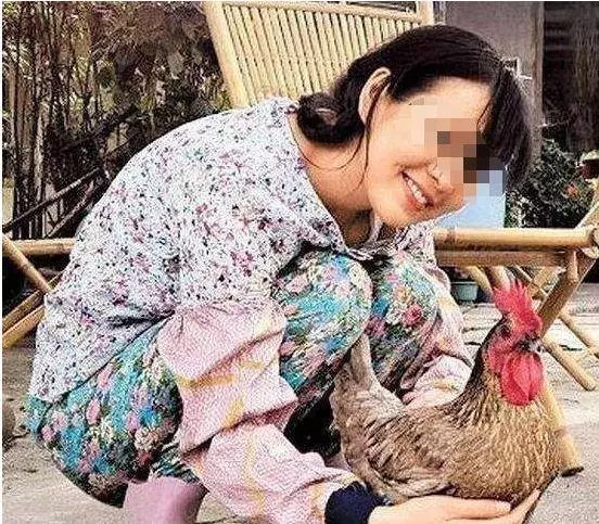 新車被同事借走三天,回來後感覺不對勁,打開後備箱一看果斷報警