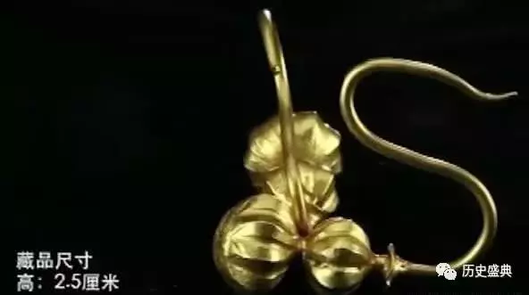 男出不起10萬彩禮,奶奶拿出明代的金耳環,女子看到報價不笑了