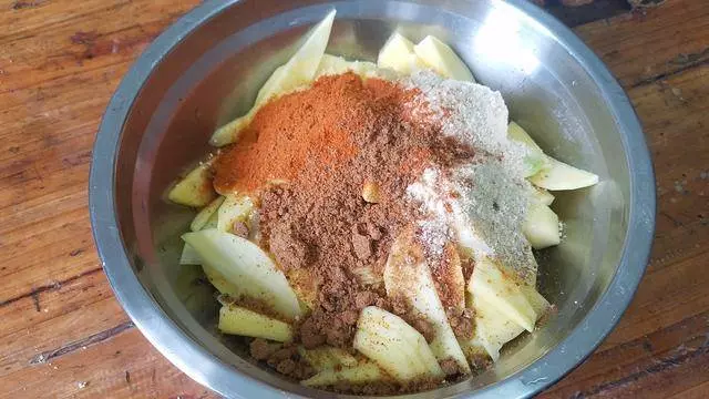 腌生芒果,很多人都喜歡吃的一道小吃,你們老家是這樣做嗎?