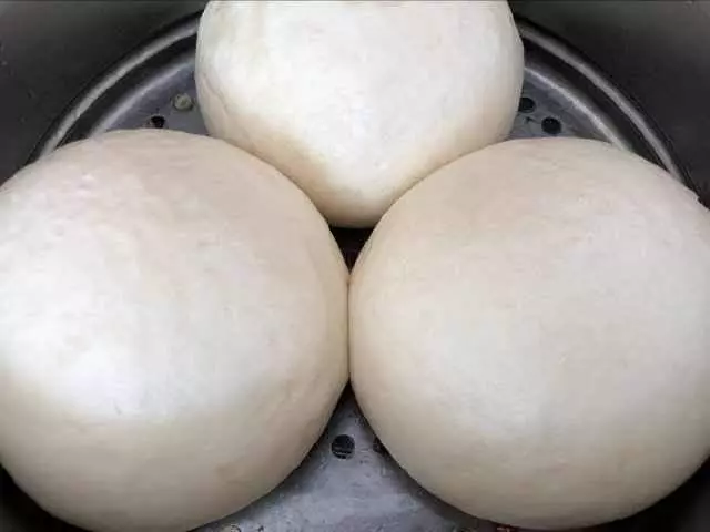 蒸饅頭時,只加酵母是大錯特錯,加「它」饅頭又香又暄軟還好吃