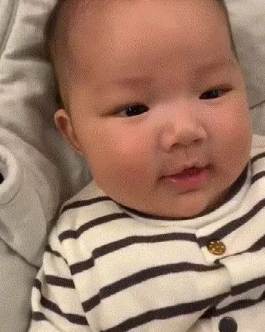 王祖藍大方放出女兒正臉,「吶喊」打招呼的樣子討人稀罕!