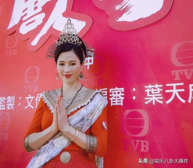 50歲的她貌美膚白,曾為患病父親息影8年,身材顏值在線但仍單身!