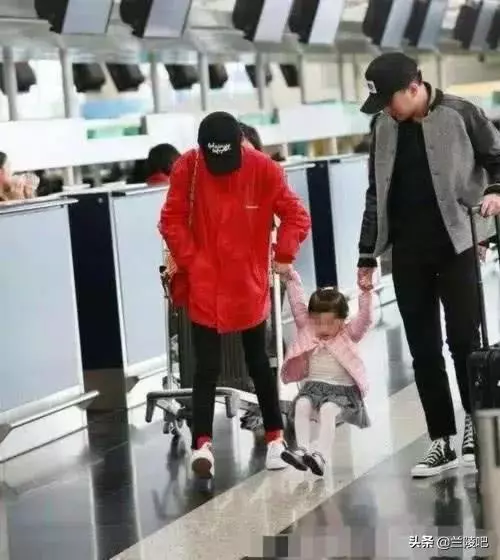 小糯米撒嬌融化爸爸,港媒曝楊冪劉愷威不分家再見亦是「夫妻」