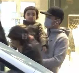 小糯米撒嬌融化爸爸,港媒曝楊冪劉愷威不分家再見亦是「夫妻」