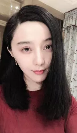 范冰冰與友人的合照在網上流出,身形仍舊纖細狀態非常不錯