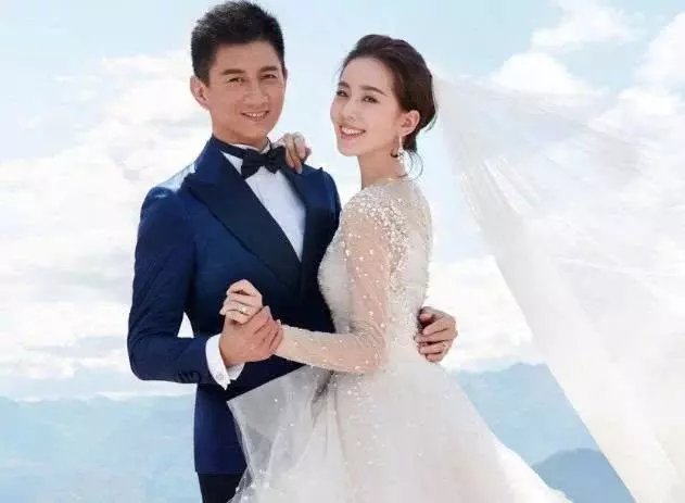 劉詩詩深夜曬照更博,內容僅8字引粉絲全體炸鍋!一家三口超幸福