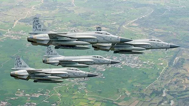 無視警告,多國戰機飛往巴基斯坦! JF-17深夜攪亂印度一線指揮部