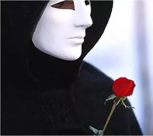 爸媽逼著我嫁給富豪的瘋兒子,結婚滿1個月後,我心裡樂開花
