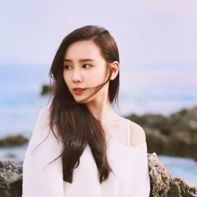 Emily江倩齡老公沉默2日後「首次公開婚紗照」, 發文698字告白今生摯愛~ 謝謝他曾讓天使幸福過