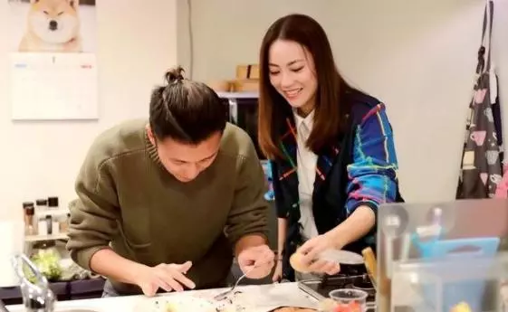 謝霆鋒寵了她23年,一切任她安排,連張柏芝和王菲都要讓她三分