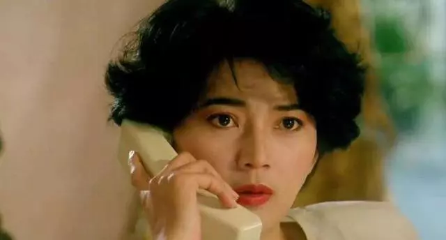 因《霸王花》紅了半輩子,如今61歲的她,明星影后的氣質不減當年