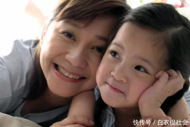 曾是台灣一代玉女,懷孕7次只生下3個女兒,如今女兒紅得發紫!