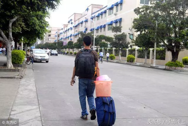 我去國外打工三年才回家,剛進門一個一歲多的男孩叫我爸爸