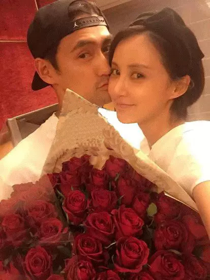 藝人婚禮「史上最帥伴郎團」搶盡風采!「帥到沒天理」網友喊:新娘不會變心?