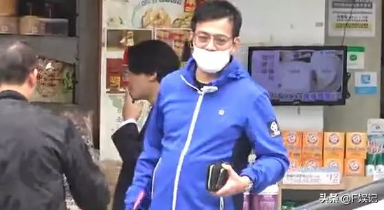 黃日華減產照顧老婆負責買米,意外發現大俠也有小肚腩了!
