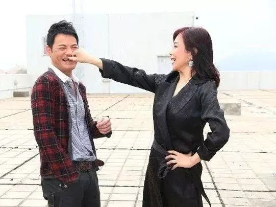 沒時間再考慮造人!自爆不想生孩子原因!希望與老婆永遠戀愛,不排除會領養~