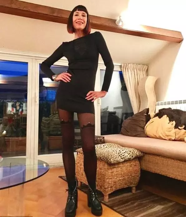 70歲奶奶保持少女身材,喜歡健身果蔬及每晚一瓶紅酒!