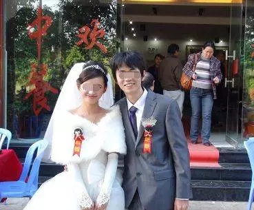 入贅5年沒回家,老婆每月給我媽寄3千,偶然回趟家,我恨透老婆...這是一生的痛
