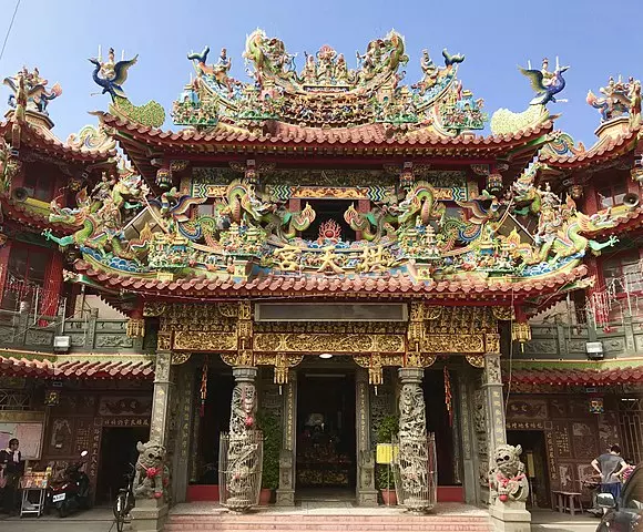 弟腦積水命危,他淚求白沙屯媽祖!事後竟感應「被溫柔摸頭」:會沒事的!