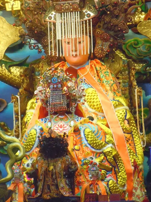 弟腦積水命危,他淚求白沙屯媽祖!事後竟感應「被溫柔摸頭」:會沒事的!