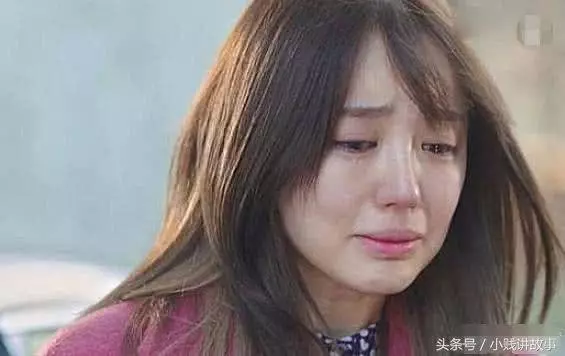 姐姐生孩子去看望,看姐臉色不對掀開她被子,之後我把她家給砸了! -