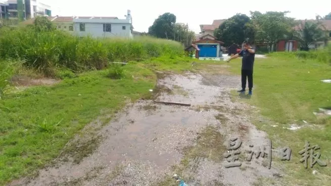 又一單!廢料亂倒住宅溝渠.巴生永安鎮居民心慌慌 - 全國新聞 | | 星洲網 Sin Chew Daily