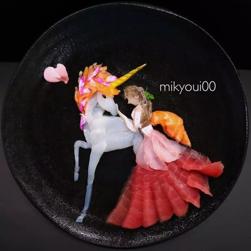 廚師把生魚片變成夢幻畫作!《小美人魚》「光澤鮭魚長髮」讓人又餓又捨不得吃啊