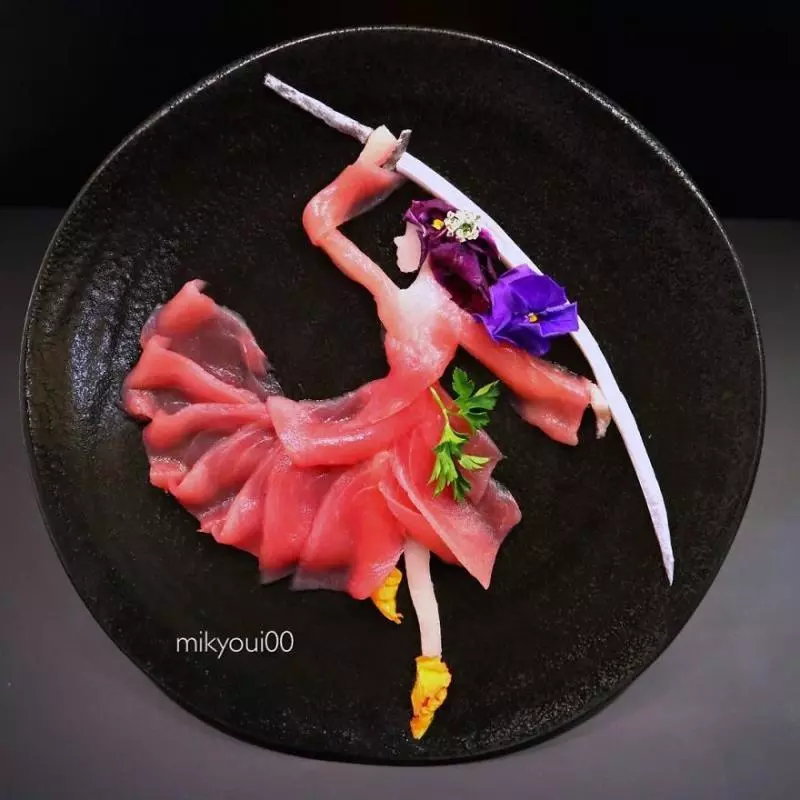 廚師把生魚片變成夢幻畫作!《小美人魚》「光澤鮭魚長髮」讓人又餓又捨不得吃啊