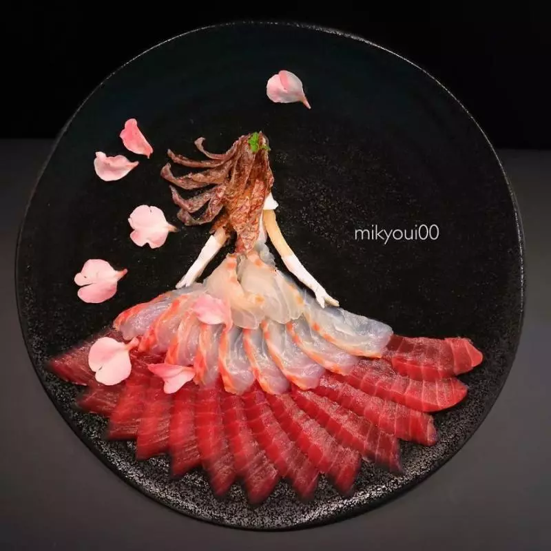 廚師把生魚片變成夢幻畫作!《小美人魚》「光澤鮭魚長髮」讓人又餓又捨不得吃啊