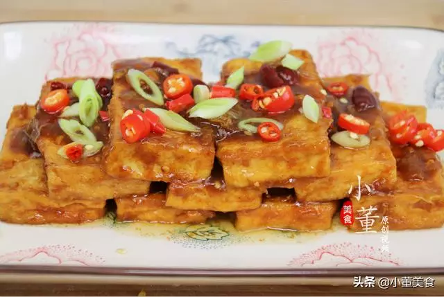 豆腐別炒著吃了,加2個雞蛋,教你解饞新吃法,上桌瞬間吃光光