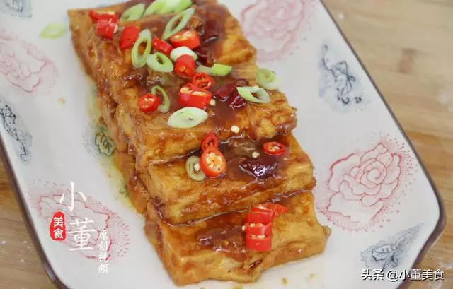豆腐別炒著吃了,加2個雞蛋,教你解饞新吃法,上桌瞬間吃光光