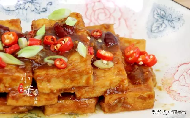 豆腐別炒著吃了,加2個雞蛋,教你解饞新吃法,上桌瞬間吃光光