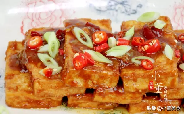 豆腐別炒著吃了,加2個雞蛋,教你解饞新吃法,上桌瞬間吃光光