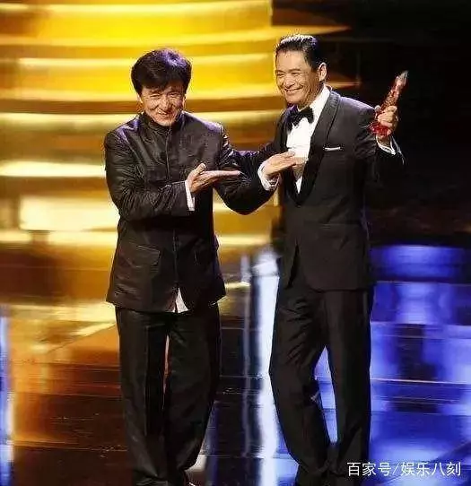 將財產全數捐出的周潤發真實身份曝光,震驚全世界!網:難以置信!